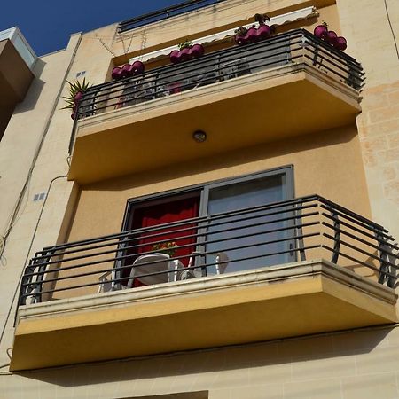 Mellieha Town Centre Bright & Spacious 3 Bedroom Apartment Eksteriør bilde