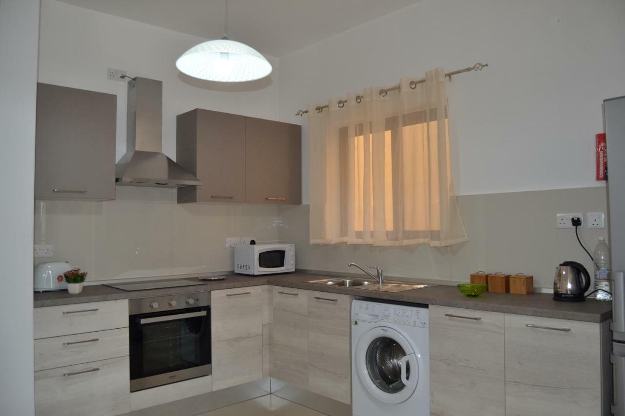 Mellieha Town Centre Bright & Spacious 3 Bedroom Apartment Eksteriør bilde