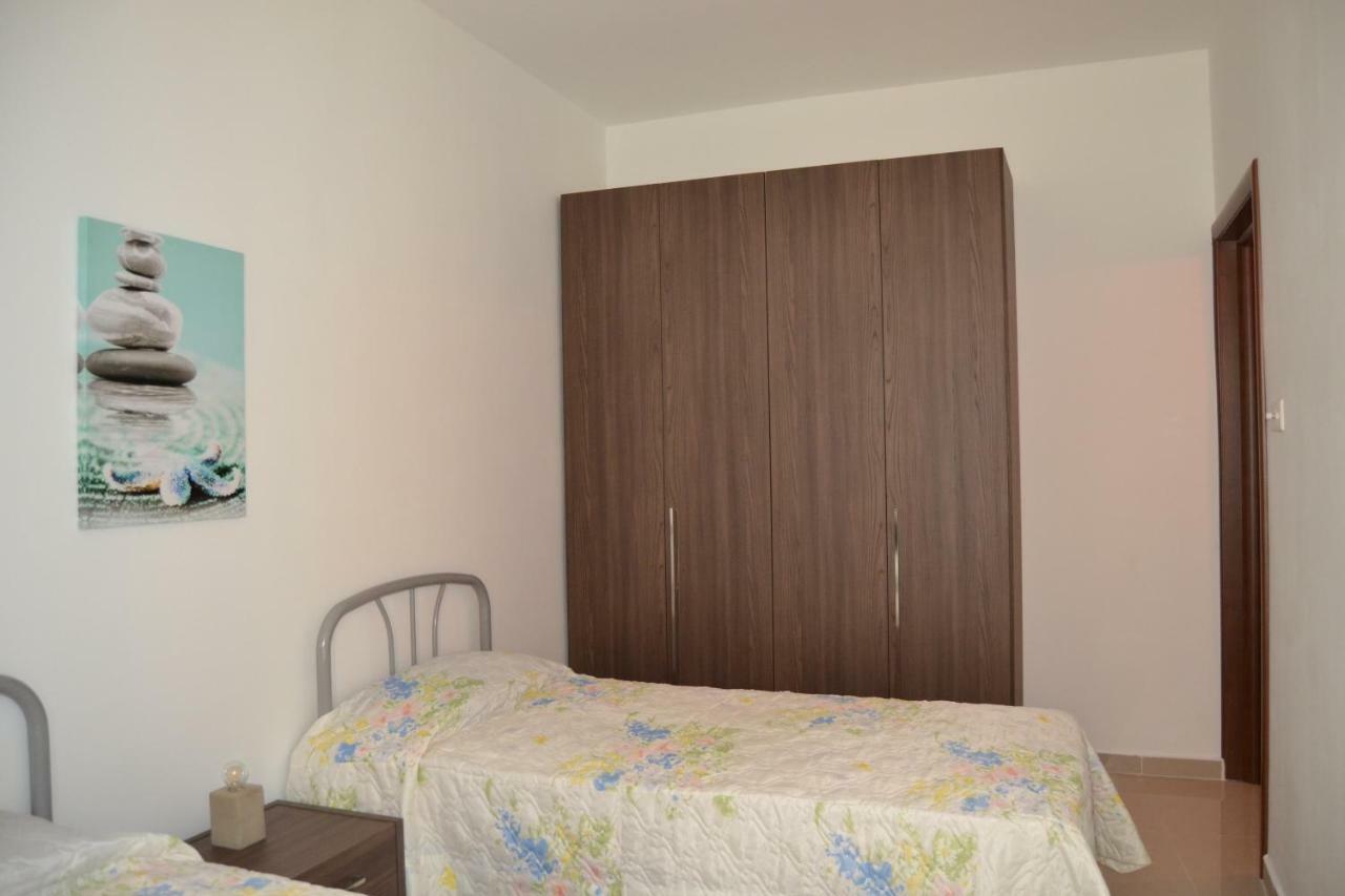 Mellieha Town Centre Bright & Spacious 3 Bedroom Apartment Eksteriør bilde