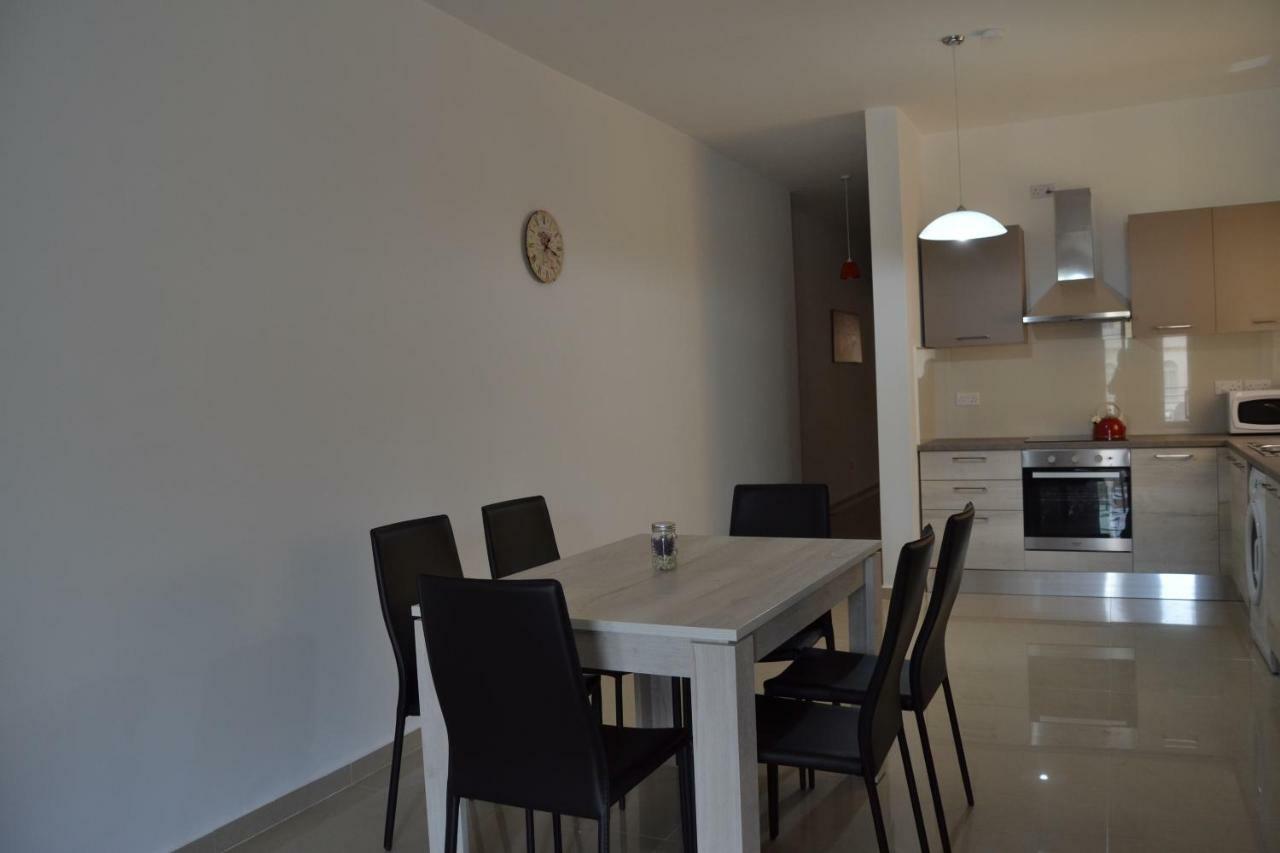 Mellieha Town Centre Bright & Spacious 3 Bedroom Apartment Eksteriør bilde