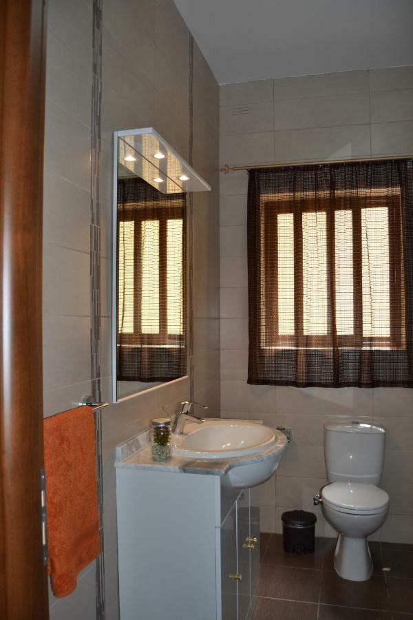 Mellieha Town Centre Bright & Spacious 3 Bedroom Apartment Eksteriør bilde
