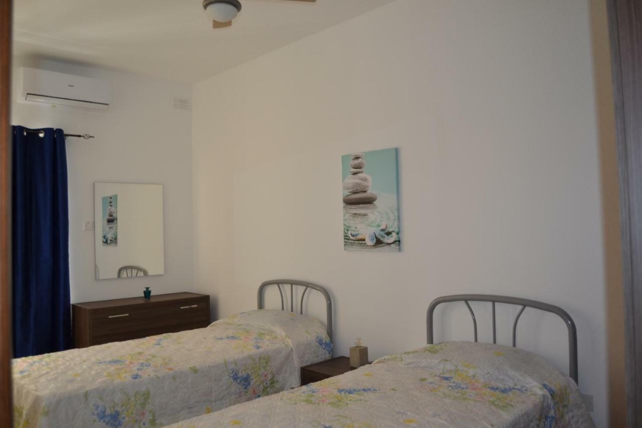 Mellieha Town Centre Bright & Spacious 3 Bedroom Apartment Eksteriør bilde