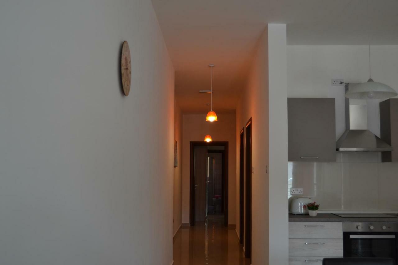 Mellieha Town Centre Bright & Spacious 3 Bedroom Apartment Eksteriør bilde