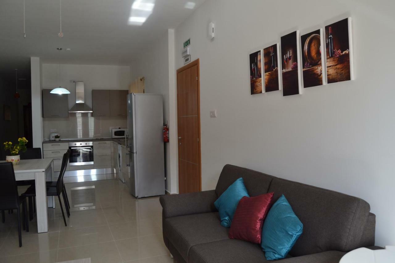 Mellieha Town Centre Bright & Spacious 3 Bedroom Apartment Eksteriør bilde