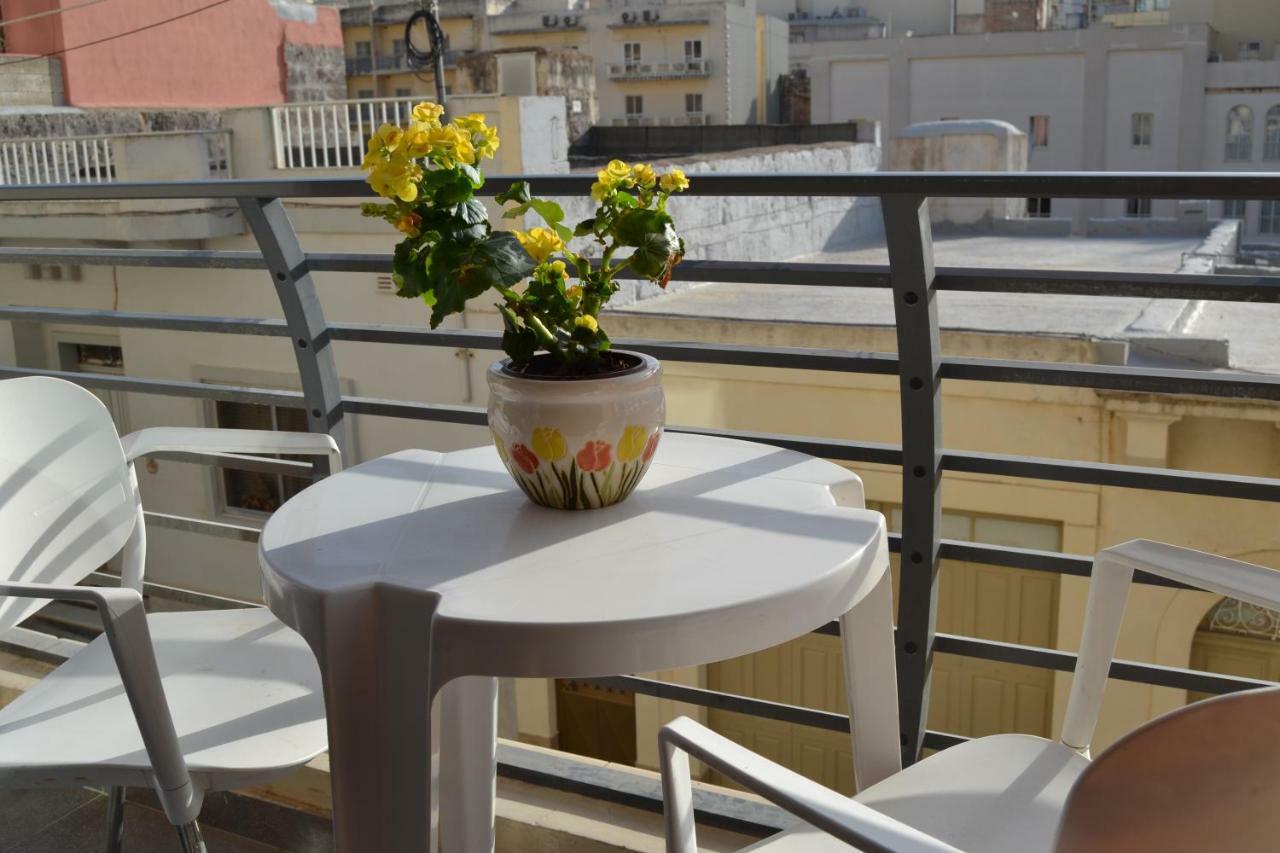 Mellieha Town Centre Bright & Spacious 3 Bedroom Apartment Eksteriør bilde