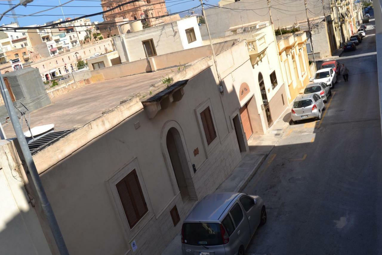 Mellieha Town Centre Bright & Spacious 3 Bedroom Apartment Eksteriør bilde