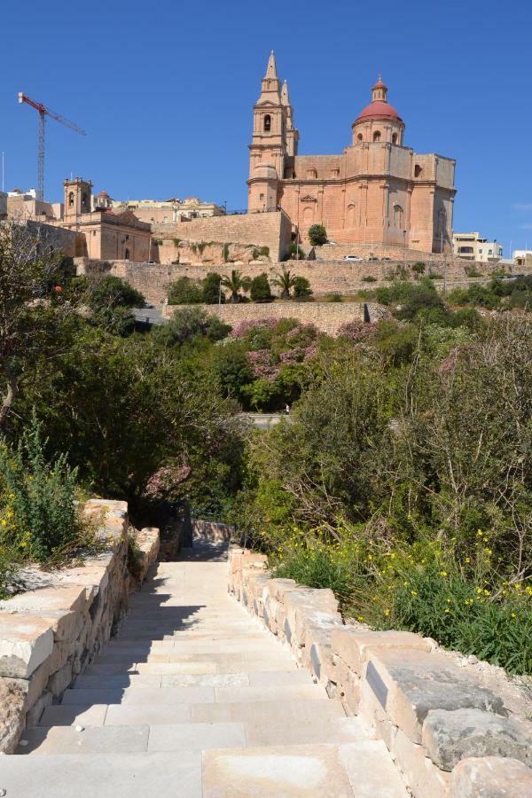 Mellieha Town Centre Bright & Spacious 3 Bedroom Apartment Eksteriør bilde