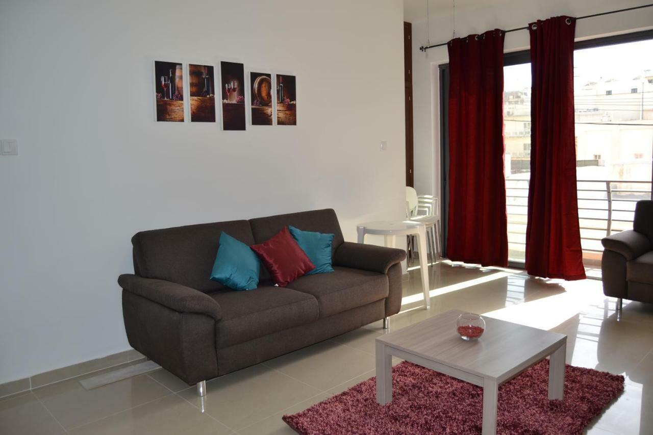 Mellieha Town Centre Bright & Spacious 3 Bedroom Apartment Eksteriør bilde
